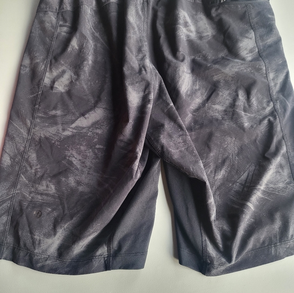 Lululemon - Picture 2 of 5